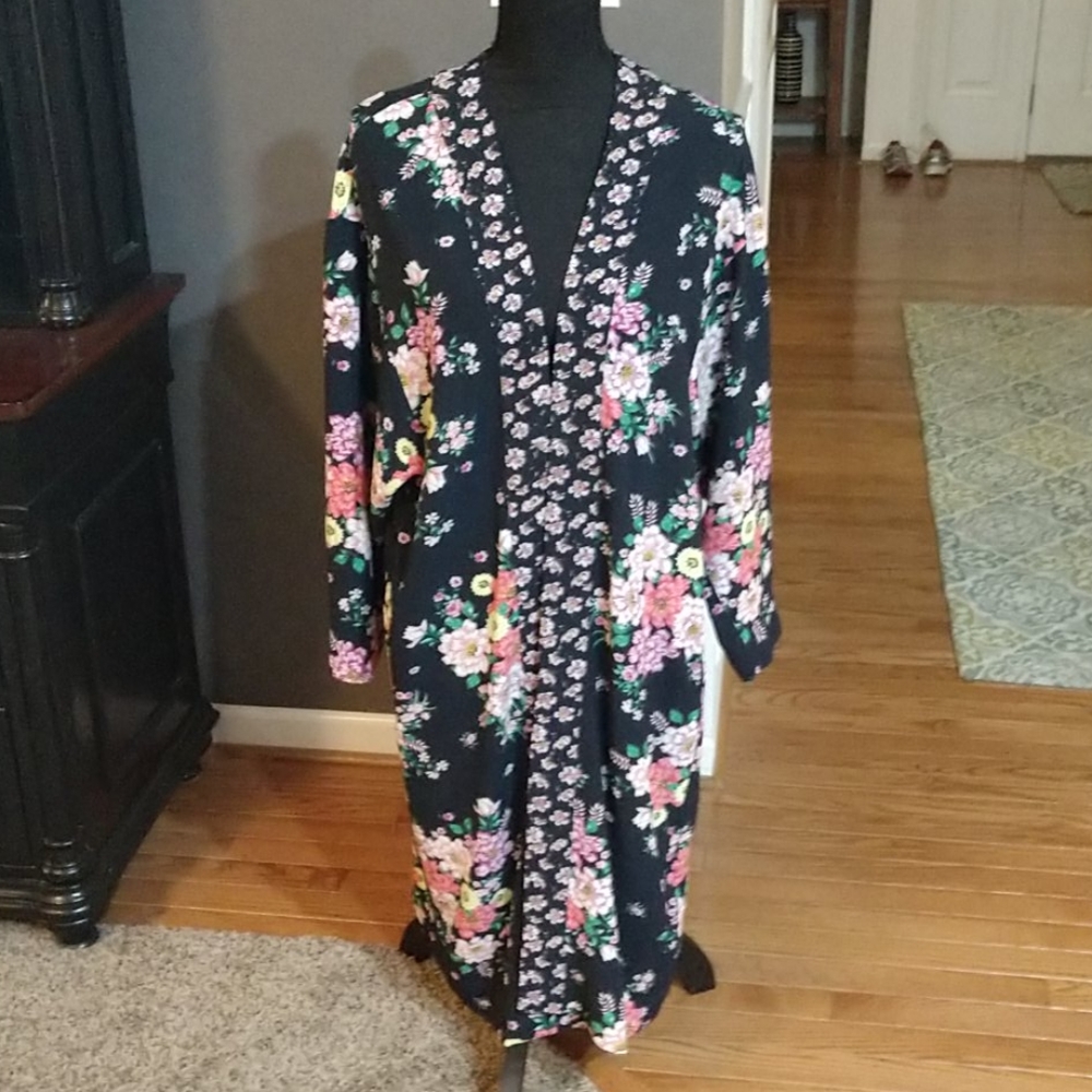 H&M robe top, small